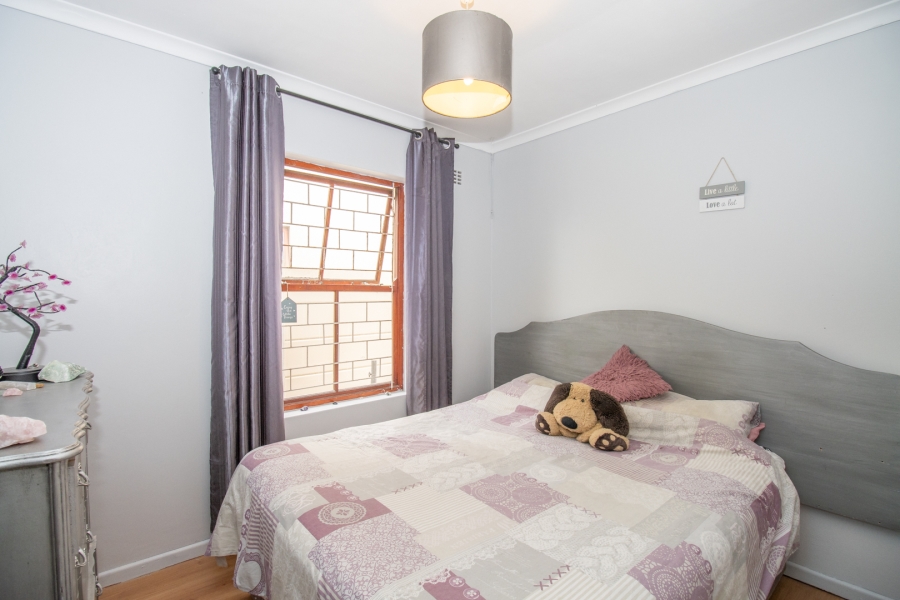 2 Bedroom Property for Sale in Milkwood Park Western Cape